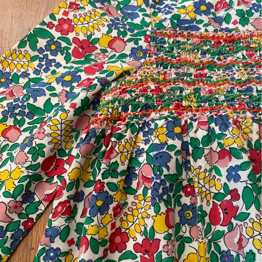 Mini Boden Smocked Apple Blossom Foral with Bishop Sleeves - Picture 4 of 9